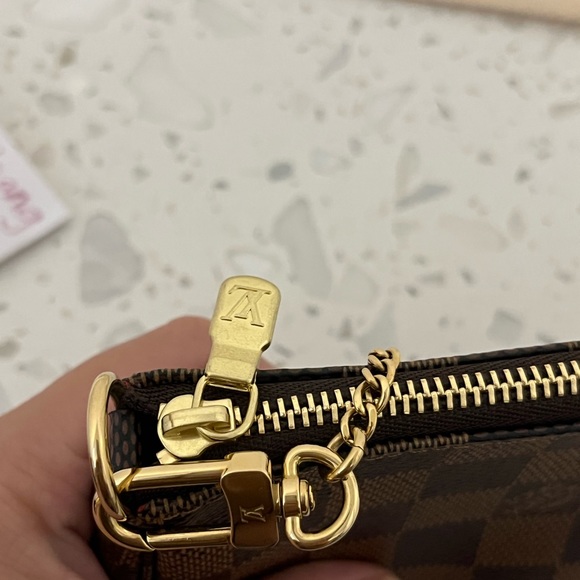 Louis Vuitton Damier Ebene mini pochette - Picture 4 of 14